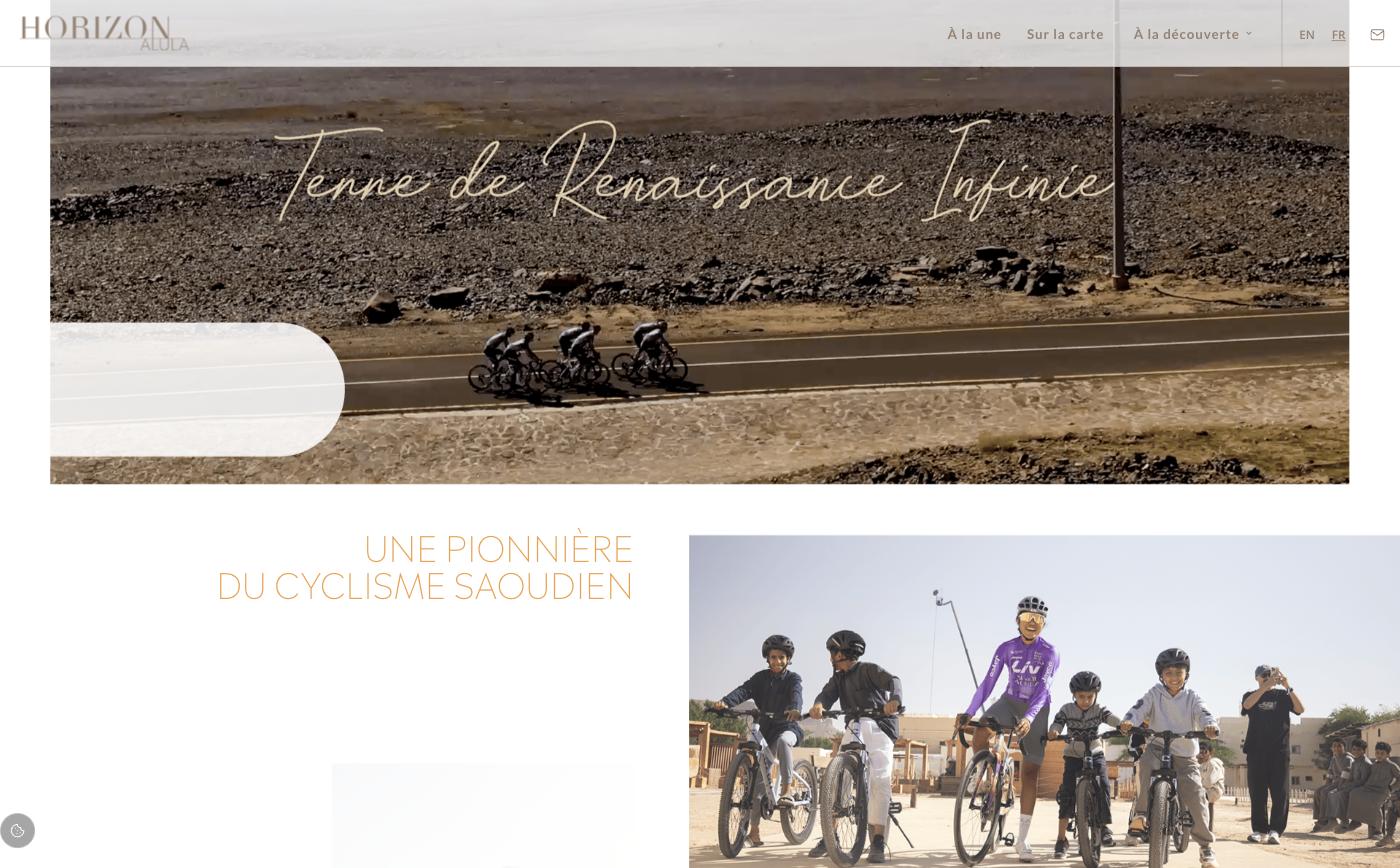 Vue aérienne « Terre de Renaissance Infinie », un temps fort visuel du scrollytelling dans la nouvelle direction artistique.