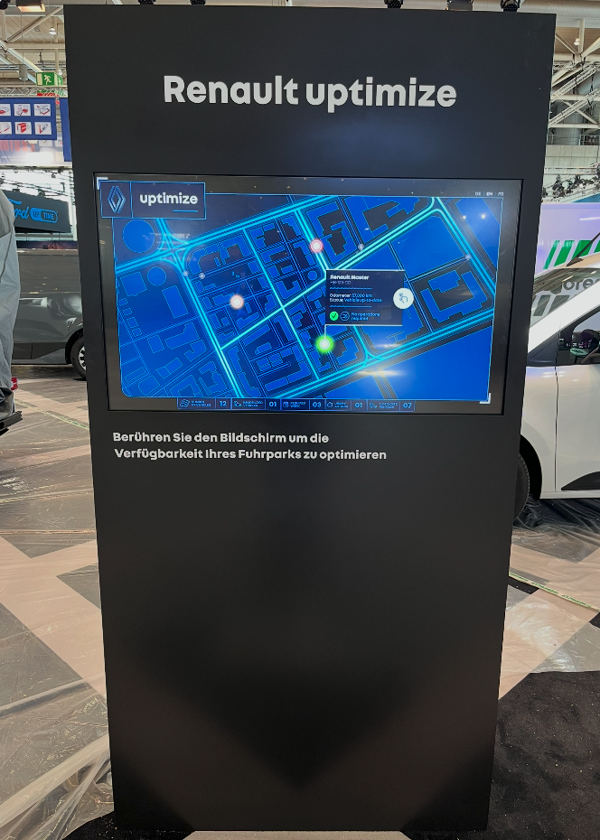 La borne Renault Uptimize installée sur le stand Renault, salon IAA Transportation Hannovre 2026.